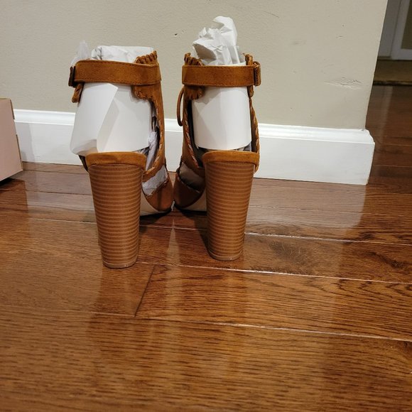 Lorelai Lace-Up Block Heeled Sandal- Camel - Picture 4 of 5